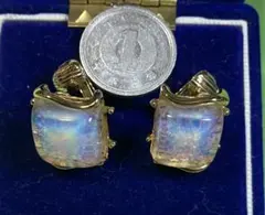 d*3様 オパール風ゴールドトーンイヤリング