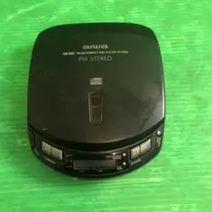 aiwa /アイワ ポータブルCDプレイヤー XP-V320 スケルトンピンク