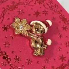ヴァンドーム青山 テディベア ピンブローチ クリスマス ゴールドカラー ストーン