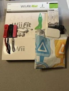 Wii本体、フィット、フィットマット、ファミリートレーナー、ソフト8本他