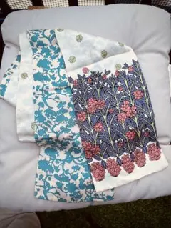PAUL & JOE SISTER 花柄ストールのサムネイル