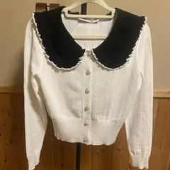 フリル付きニットカーディガン ホワイト/ブラック