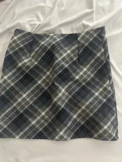 ネイビーとホワイトのチェック柄タイトスカート