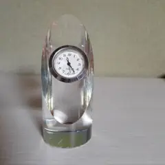 アクリル製オーバル形状置時計