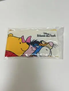 ディズニーストア　シークレットポーチ　プーさん