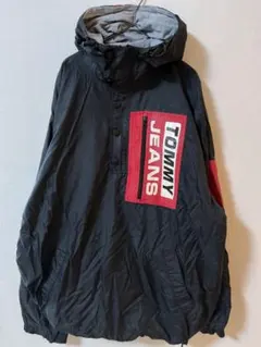 TOMMY JEANS ナイロンジャケットXL黒赤フード裾ドローコード付き 古着