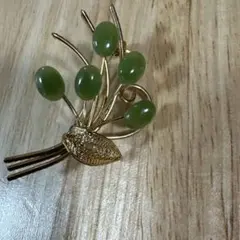 グリーンストーン ブローチ ゴールドカラー