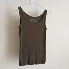 無印良品　カーキ　タンクトップのサムネイル
