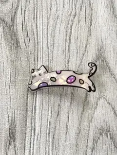 猫ちゃん　カラフルなヘアピン