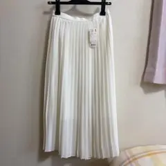 【新品未使用】UNIQLO シフォンプリーツロングスカート オフホワイト M