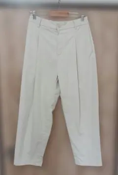 【最終値下げ】無印良品　撥水ストレッチ　タックワイドパンツ　XL　アイボリーのサムネイル
