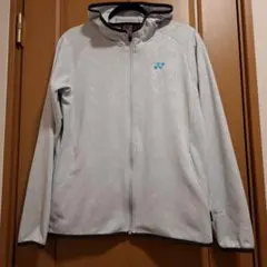 YONEX フード付きライトグレーウォームアップウェア