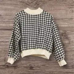 ハウンドトゥース柄バルーンスリーブセーター