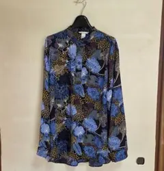 H&M 長袖 ブラウス 花柄 ネイビー　スタンドカラーのサムネイル