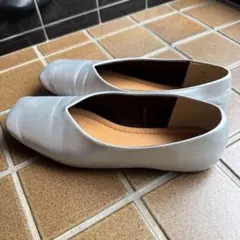 【GU】フラットシューズ　シルバーのサムネイル