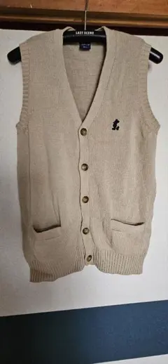 ベージュ ニット ベスト ミッキー柄