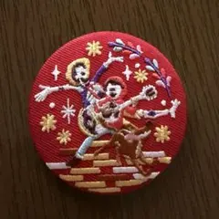 ディズニー 刺繍缶バッジ リメンバー・ミー 新品未使用のサムネイル
