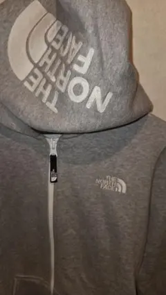 THE NORTH FACE グレー パーカー 150　クリーニング済み
