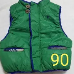 グリーンのダウンジャケット　90　緑　子供服　もこもこベスト　男の子　ラグマート