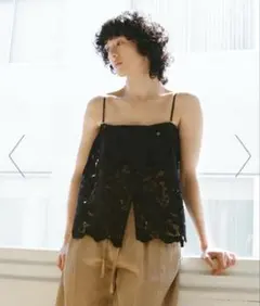 美品<SEASONAL COLLECTION>2WAY レース キャミソールのサムネイル