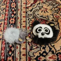 デモデ ブローチ