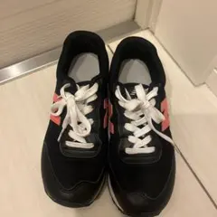 New Balance ブラック/ピンク スニーカー