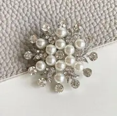 ブローチ パール 花 結婚式 卒業式 入学式 フォーマル シルバー
