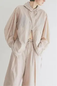 超美品】elu. UVcut sheer Parker white - メルカリ