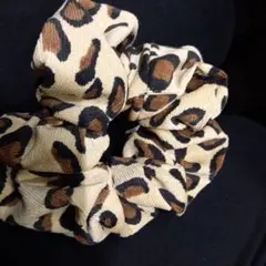 しまむらヒョウ柄 ビッグシュシュのサムネイル
