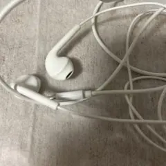 ホワイト 有線イヤホン 3.5mmジャック