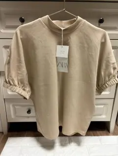 ZARA パフスリーブ トップス ベージュ Sのサムネイル