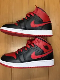 ナイキ エアジョーダン1 ミッド 