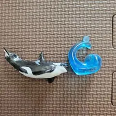 シャチと波のカプセルトイ