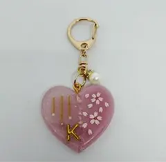 即購入⭕️♡ハンドメイド レジンイニシャルキーホルダー K♡