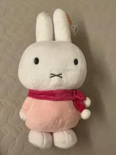 ミッフィー 特大サイズぬいぐるみ ポンポンマフラー