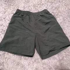 GU ナイロン製オリーブグリーンショートパンツ