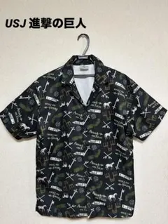 【美品】USJ 進撃の巨人 総柄シャツ 半袖 開襟シャツ ユニバ Lのサムネイル