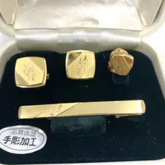 ネクタイピンとカフスボタンセット♧
