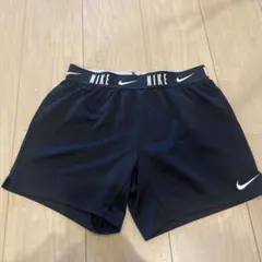 NIKE ショートパンツ　L