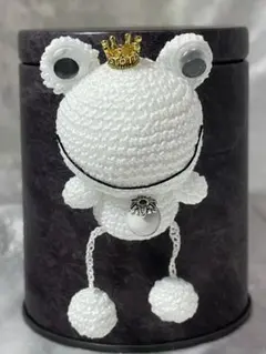 編みぐるみ　マグネット付きカエルさん