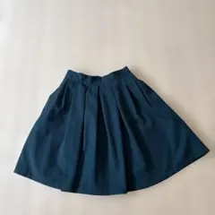 earth music&ecology タックフレアスカート グリーン ひざ丈