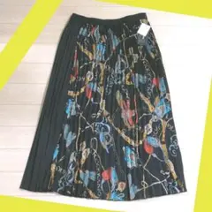 【最終値下げ‼️新品タグ付】しまむら　プリーツスカート　アシメ　黒　チェーン柄