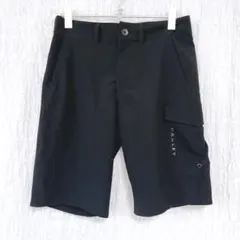 4085【美品】OAKLEY オークリー ゴルフパンツ　カーゴ　黒　メンズ　30のサムネイル