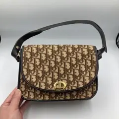 Item thumbnail for item 8a09e276-4674-4c07-a630-cb1f26628ee7