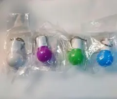 キーホルダー　光る電球型キーホルダー 4色セット　未使用品