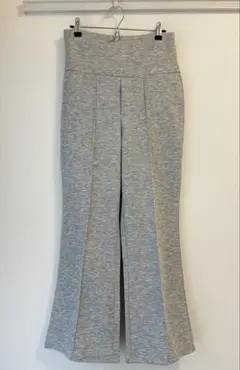 新品タグ付　マタニティスラックス