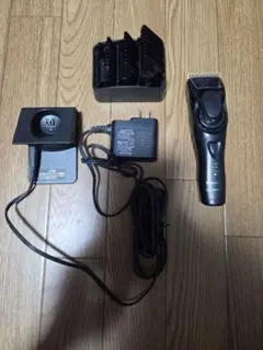 中古再生品]美品 PanasonicパワートリマーバリカンER-PA10充電器