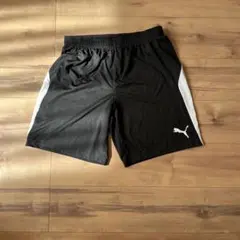 PUMA ブラック/ホワイト ハーフパンツ M