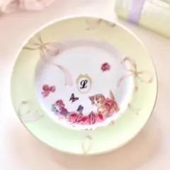 【イニシャル入れ無料】〜春を待つ〜 ふわりリボンが舞う ホワホワ猫さんのお皿