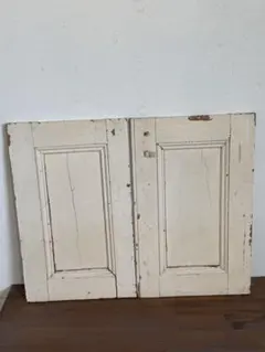 ホワイトアンティークな扉